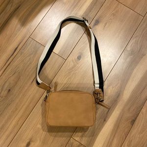 Universal thread cross body bag